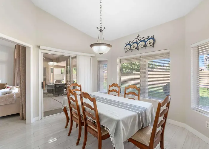 Spacious 4br Patio Huge Yard Sleeps 18 Grill Holiday home Gilbert