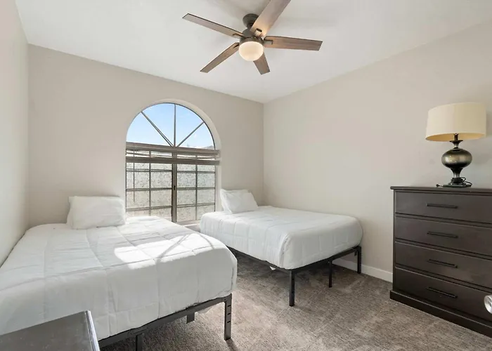 Holiday home Spacious 4br Patio Huge Yard Sleeps 18 Grill Gilbert