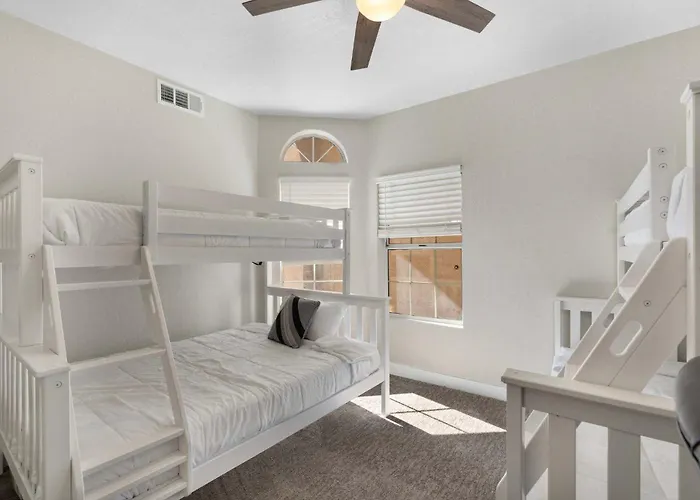 Spacious 4br Patio Huge Yard Sleeps 18 Grill Gilbert
