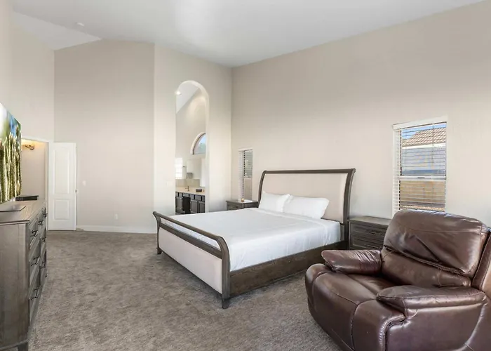 Spacious 4br Patio Huge Yard Sleeps 18 Grill Gilbert